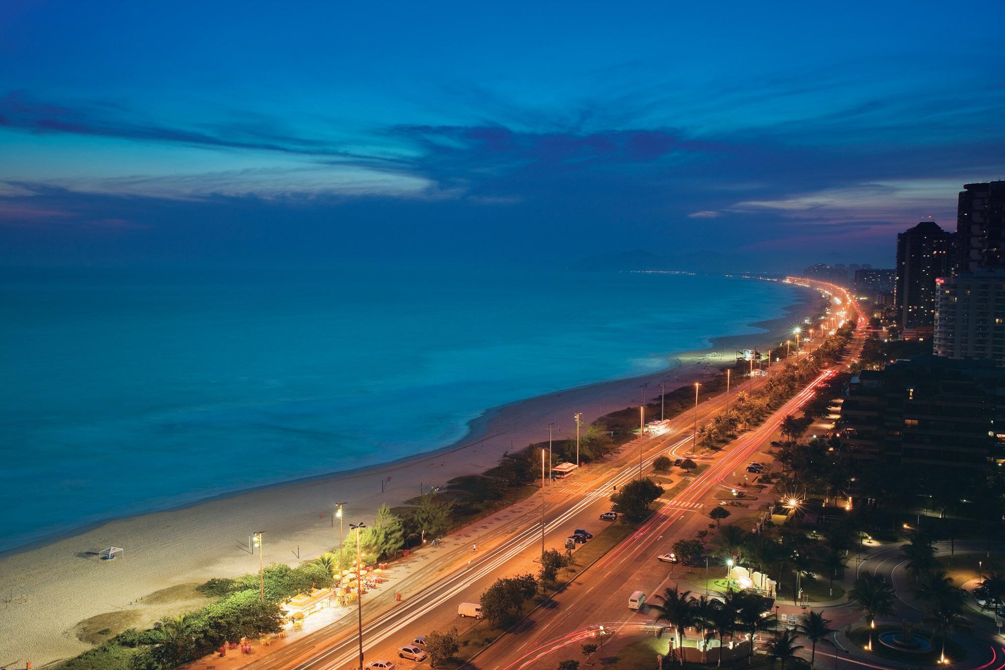 Windsor Marapendi Hotel Rio de Janeiro Luaran gambar Ocean Drive at night